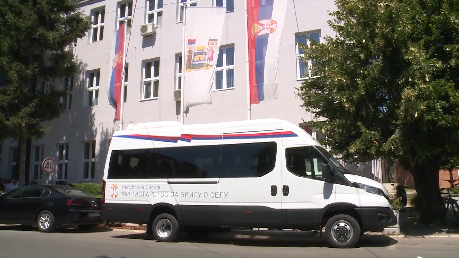 Još 17 sela dobilo minibuseve za besplatan prevoz stanovnika