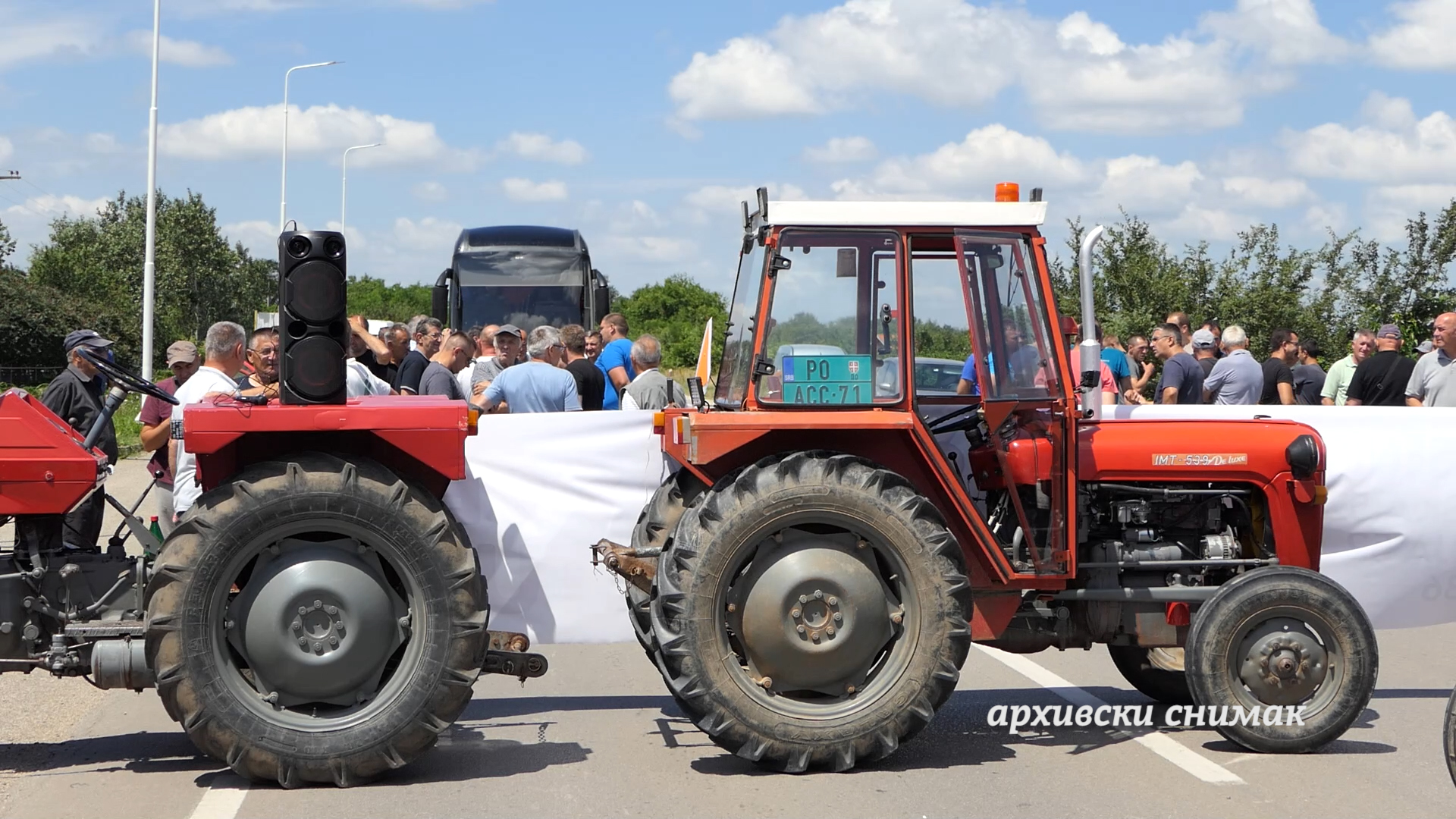 Poljoprivrednici obeležili godišnjicu protesta, ministru rok za razgovor do sutra